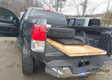 2012 Toyota Tundra Grade 4.6L V8 z USA, uszkodzony, nr VIN 5TFRM5F12CX051388